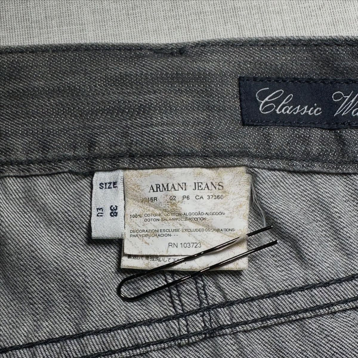 ARMANI JEANS // CLASSIC WASH GREY DENIM (W-38)(L-43)