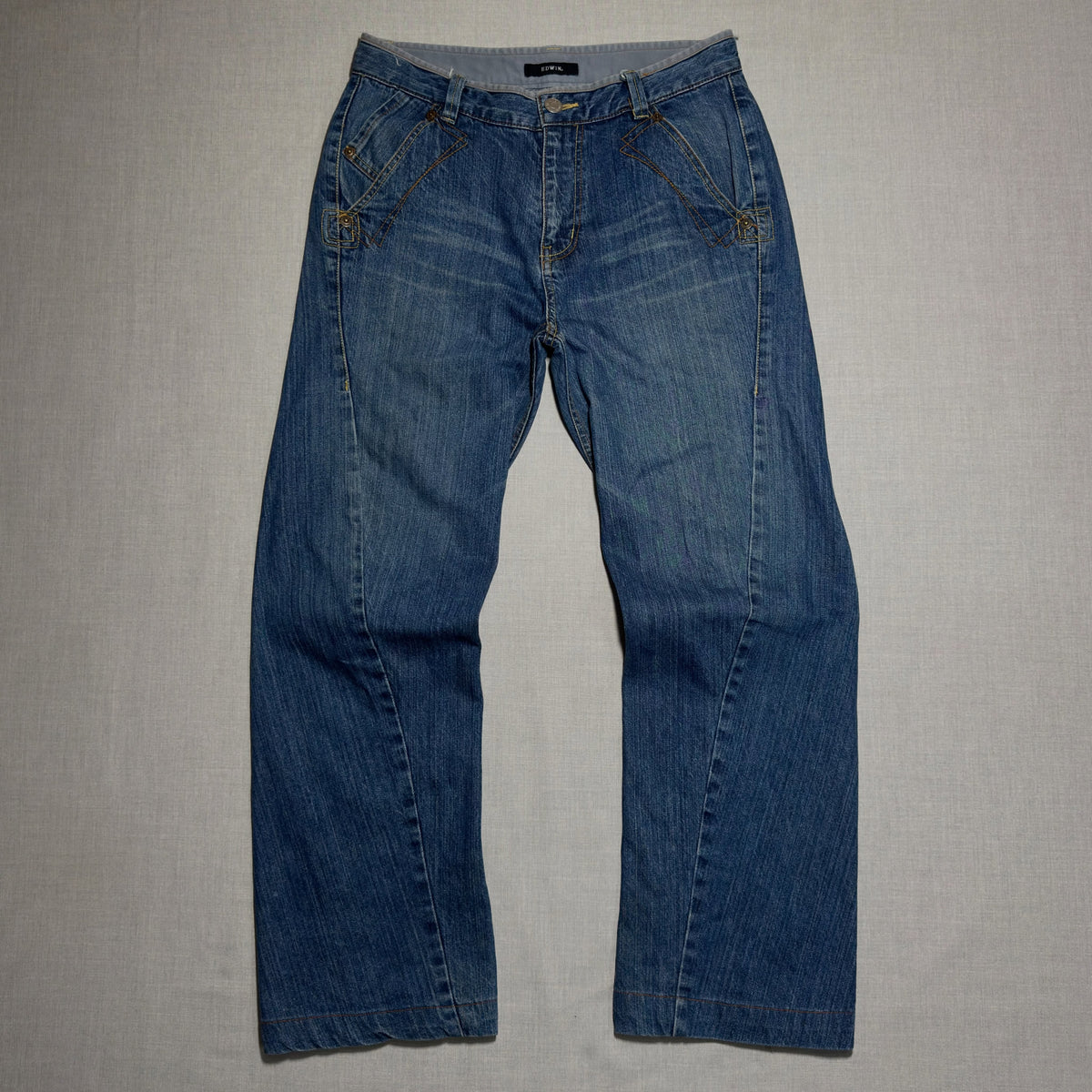 EDWIN // CONTRAST STITCH ENGINEERED DENIM (W-32)