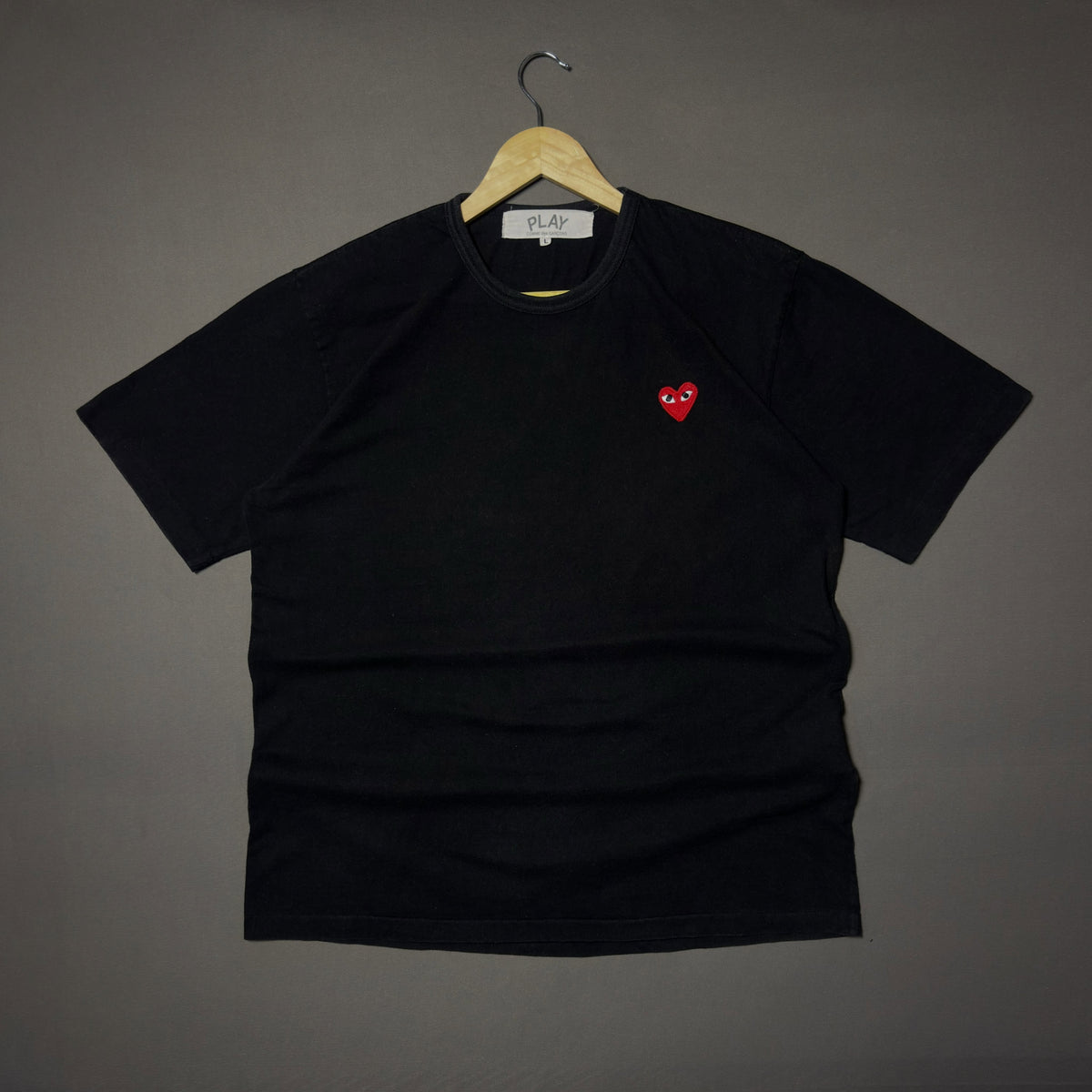 COMME DES GARÇONS PLAY SINGLE-STIICH🫀(L|XL)