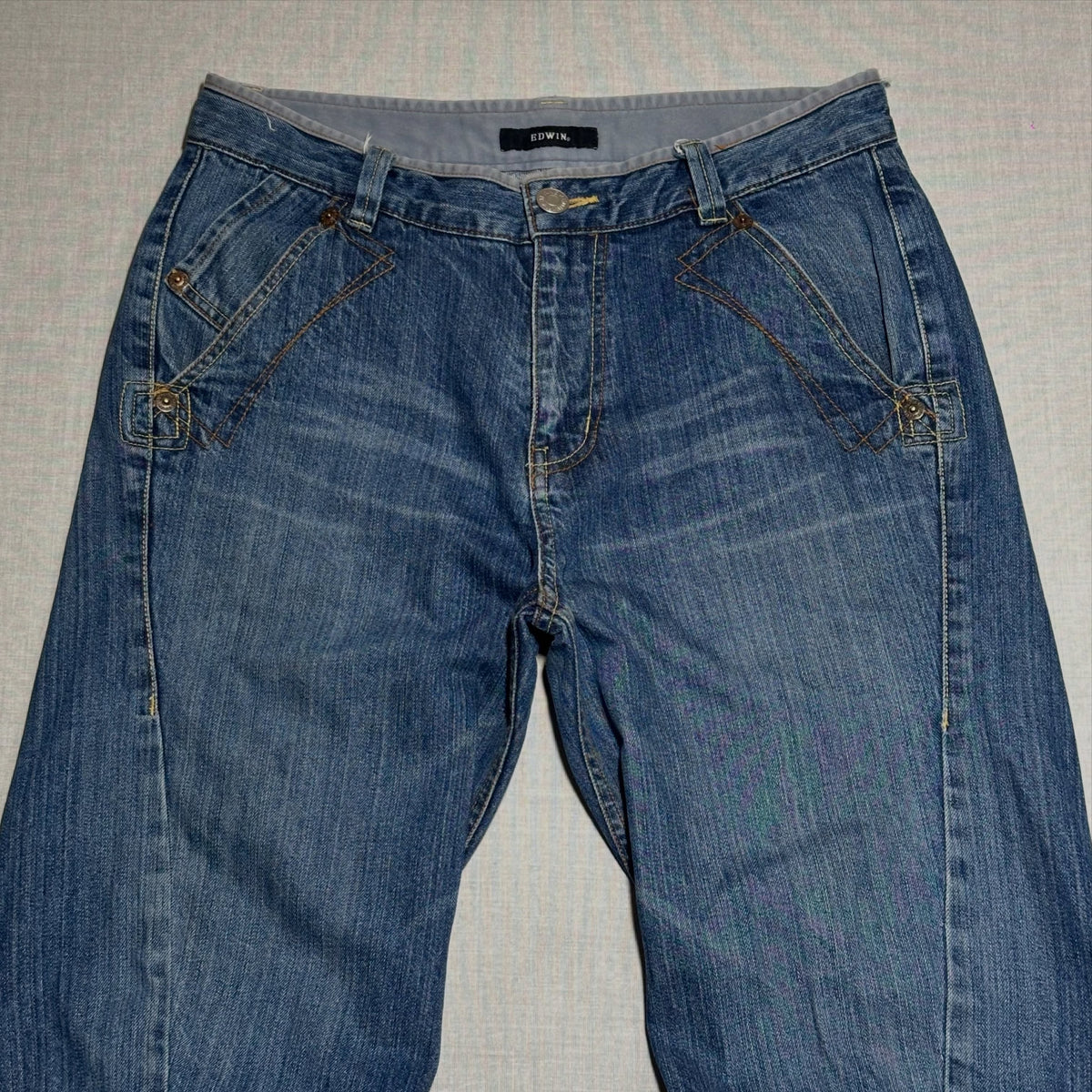 EDWIN // CONTRAST STITCH ENGINEERED DENIM (W-32)