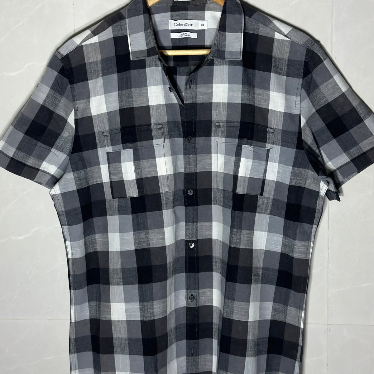 VINTAGE CALVIN KLEIN SHORT-SLEEVE SHIRT (M|L)