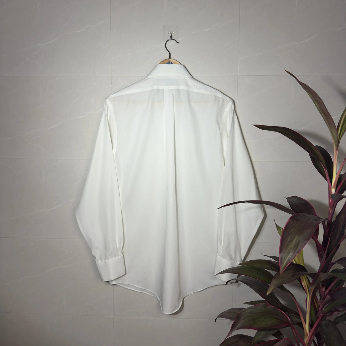 BROOKS BROTHERS WHITE ‘SLIM FIT’ DRESS SHIRT (M)
