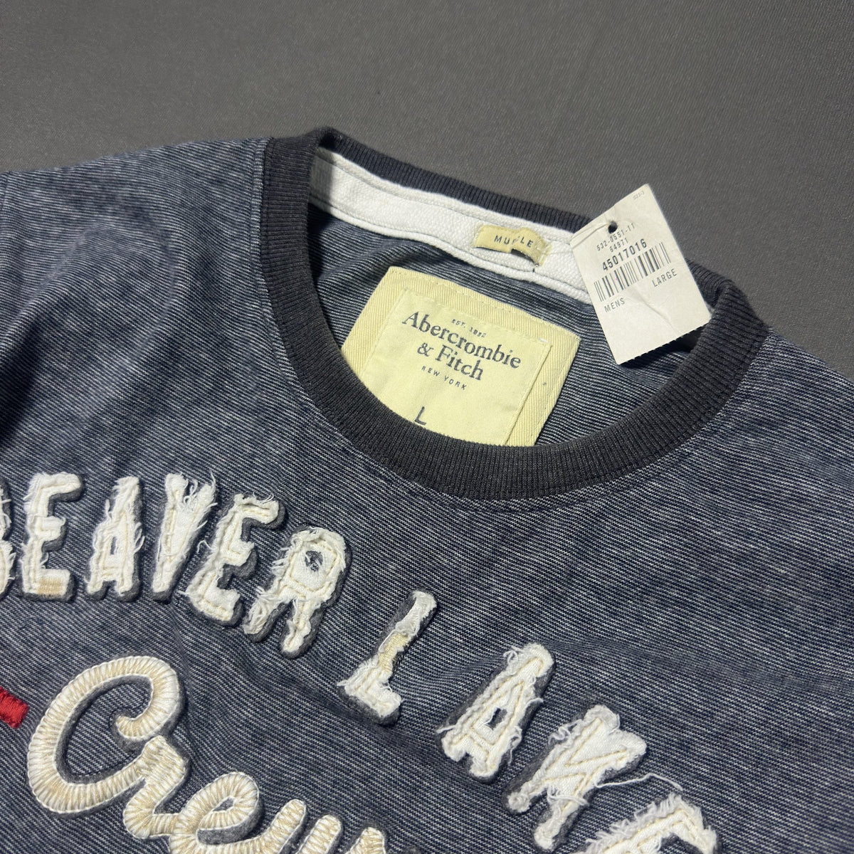 ABERCROMBIE &amp; FITCH BEAVER LAKE CREW TEE (M)